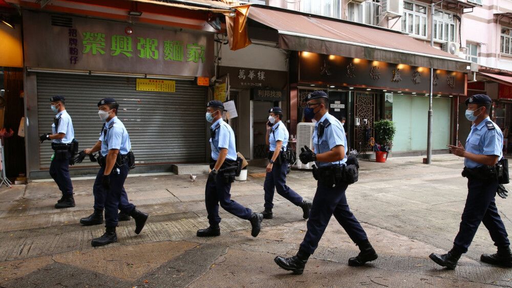 Manhunt on for Yuen Long jewelry shop burglar