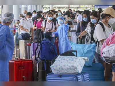 Proposal to let Hongkongers quarantine in city before crossing to mainland