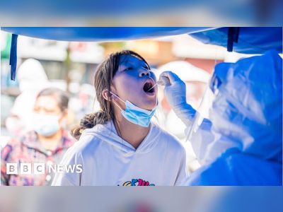 China Covid: Quarantine bus crash kills 27 and injures 20