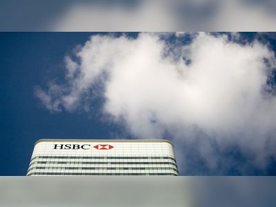 HSBC to review Canary Wharf tower HQ, consider new London base
