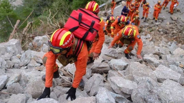 China earthquake: Man rescued after 17 days lost in mountains