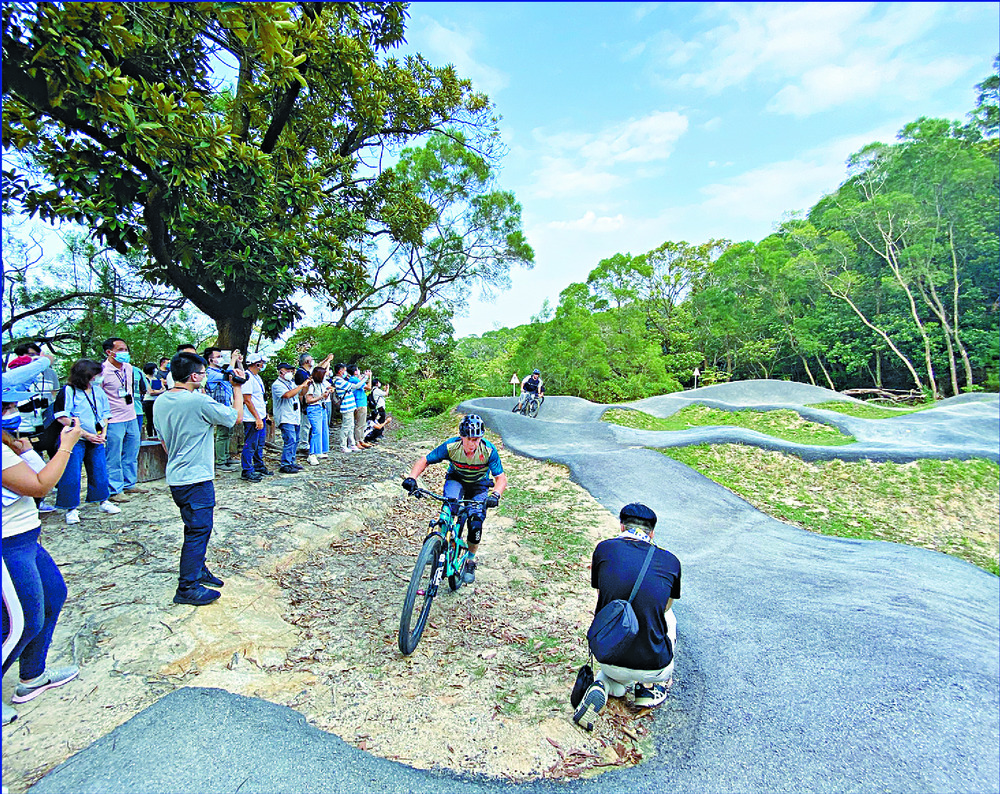 Top-level mountain-bike site gets many pumped up