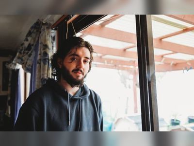 The land of the "free": Australian teen strip-searched and held in US jail for 10 days after being denied common visa waiver