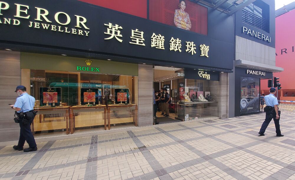 Three arrested over HK$20m Tsim Sha Tsui jewelry heist