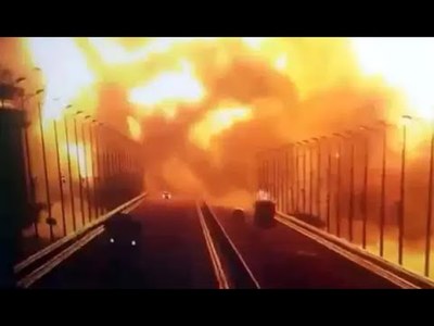 Rare video that came to us presents the moment of the bridge explosion that connects Russia and the Crimea