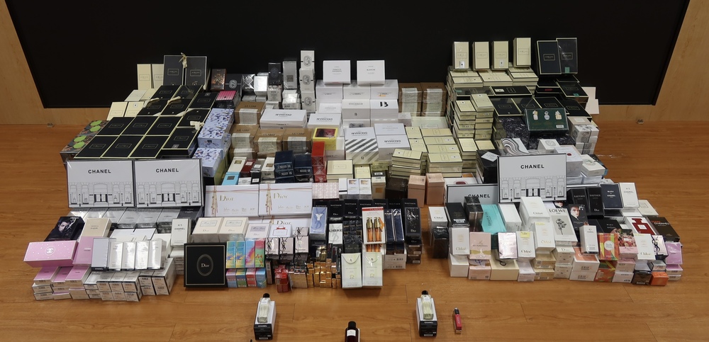 One arrested as Customs seizes HK$360,000 worth of fake cosmetics products