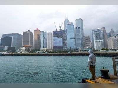 Hong Kong may issue No 1 typhoon signal on Sunday as Nalgae edges closer