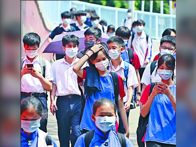 Students given short shrift in communication