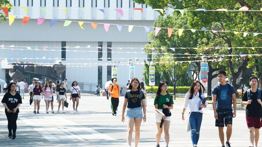 Three thousand non-local graduates choose to stay in Hong Kong over past three years