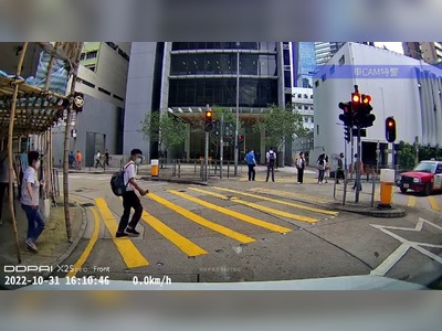 (Video) Cabbie who ran taxi through pedestrian island in San Po Kong arrested