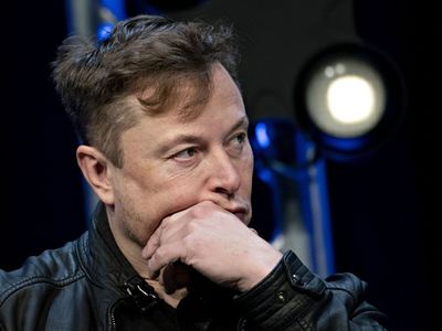 Musk pledges to remove Twitter imposters after celebrity protests
