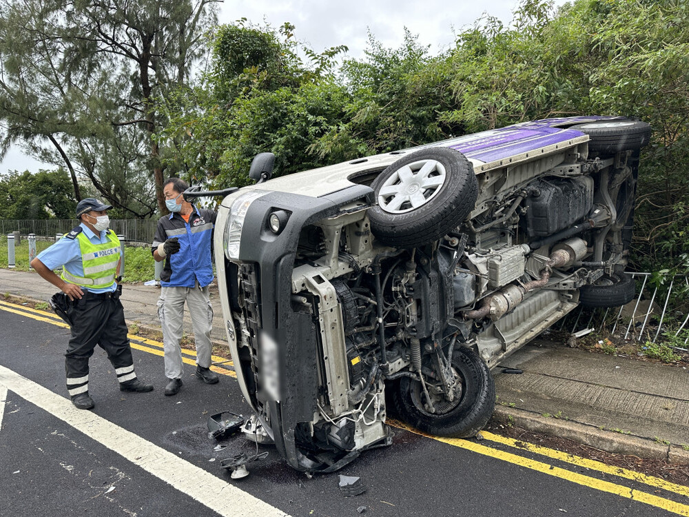 Van crashes on Tai Po Road after being ‘ambushed’ by monkeys