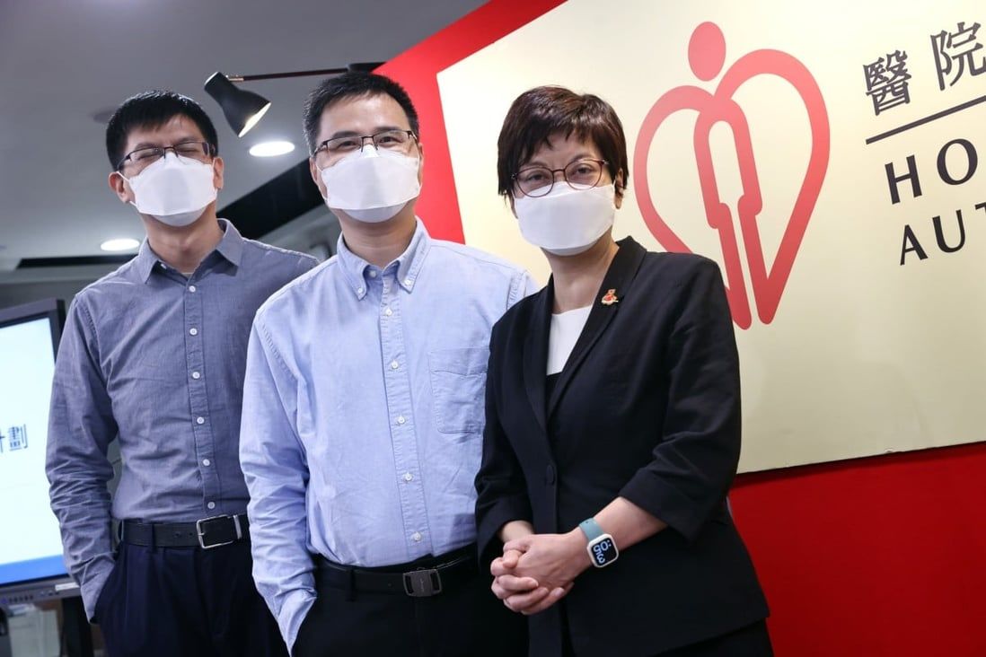 Hong Kong welcomes 2 Chinese medicine experts to treat Covid-19 hospital patients