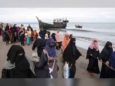 Rohingya Refugees Get Emergency Treatment After Boat Lands In Indonesia