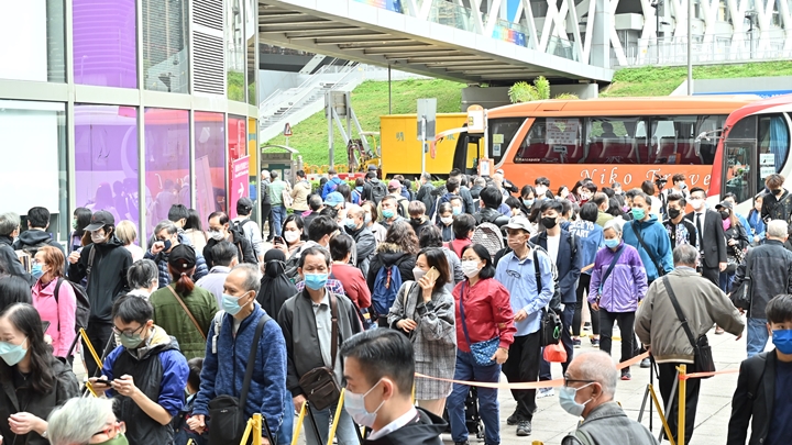 Thousands of commuters affected in the second MTR incident within one month