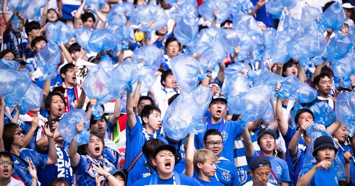 Japanese fans cleaning World Cup stadiums an example for Hong Kong people