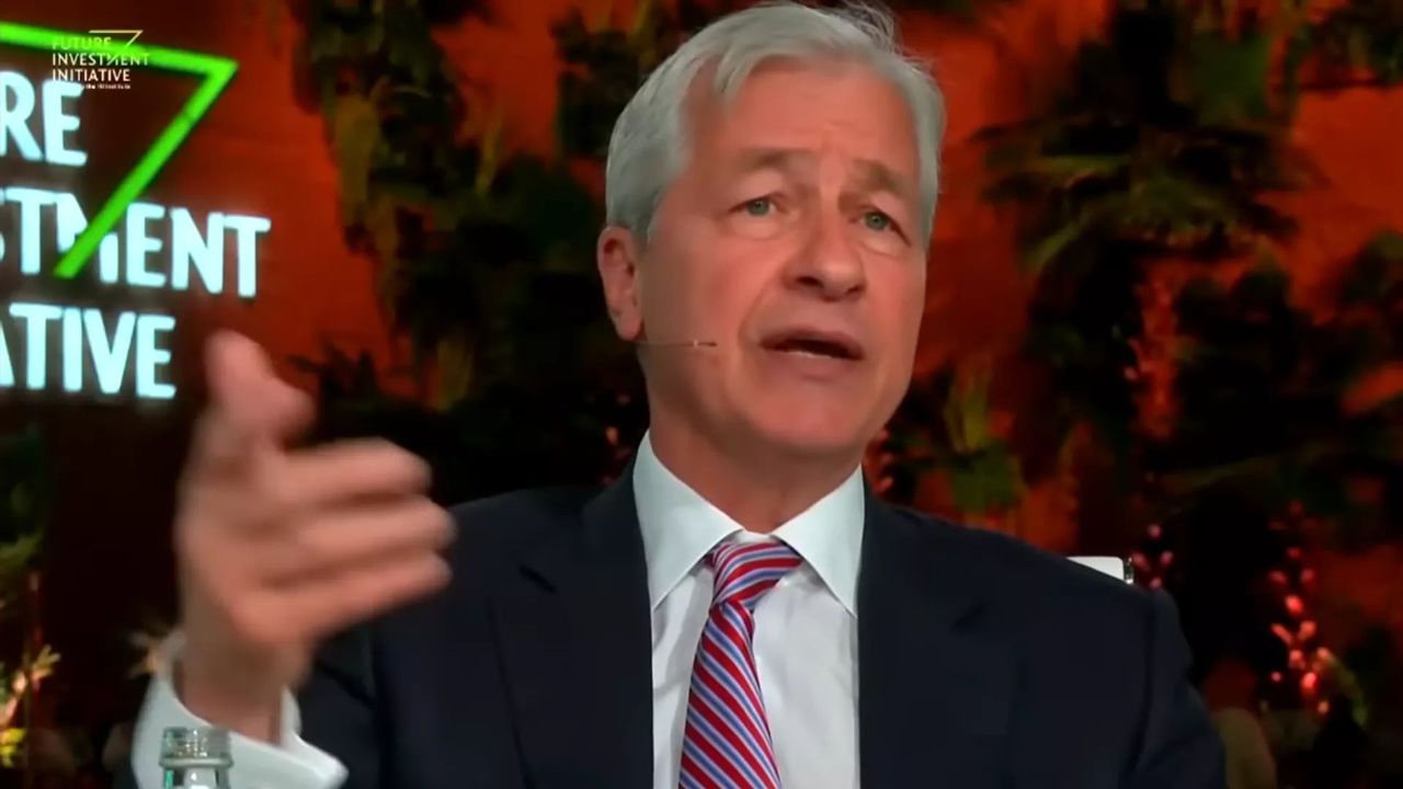 ‘It Could Be a Hurricane’: JPMorgan CEO Warns Inflation Could Drag US Into Recession in 2023