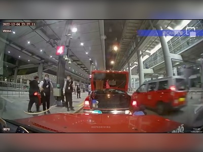 (Video) Cabbie sent to hospital after being sandwiched in three car pile-up at the airport