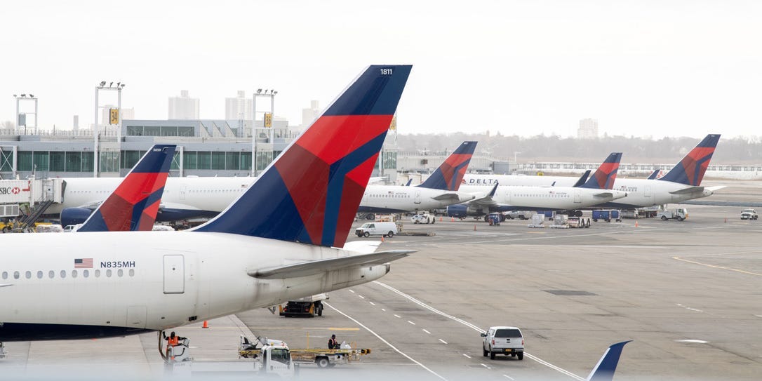 Federal agencies are investigating the near-collision of American and Delta jets in New York