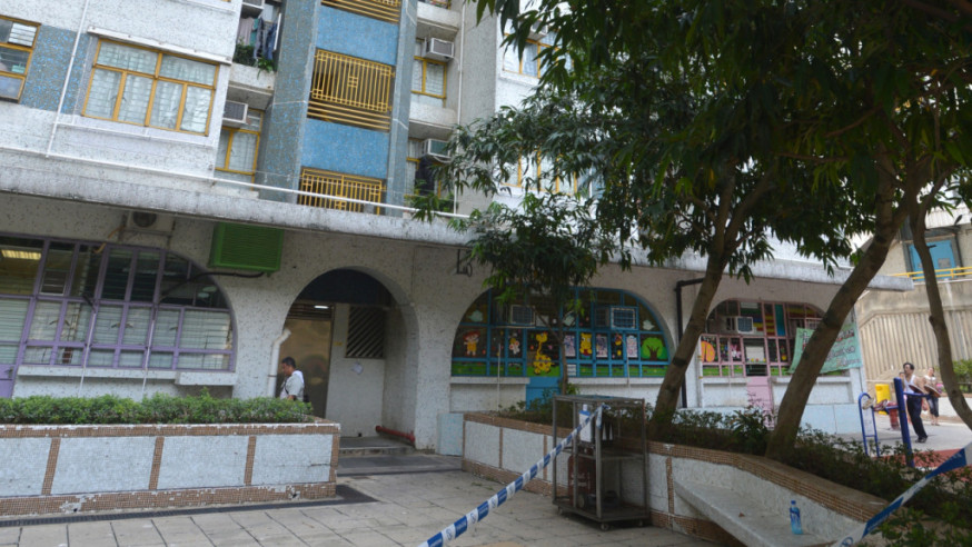 Manhunt for elderly neck-slasher in Tsui Lam Estate
