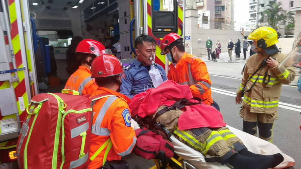 Firefighter and security guard from Mid-Levels fire still in critical condition