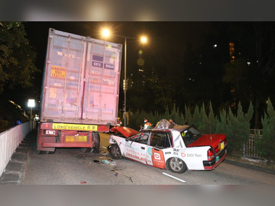 One dead, one injured after taxi crashed into truck in Wong Tai Sin