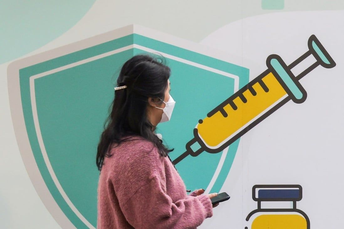 20,000 Hongkongers per day getting jabs, with experts citing outbreak concerns
