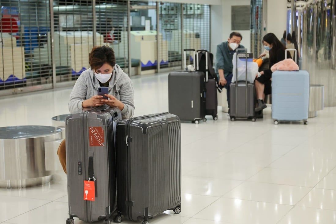 Mainland China entrepreneurs visit Hong Kong, families reunite as border reopens