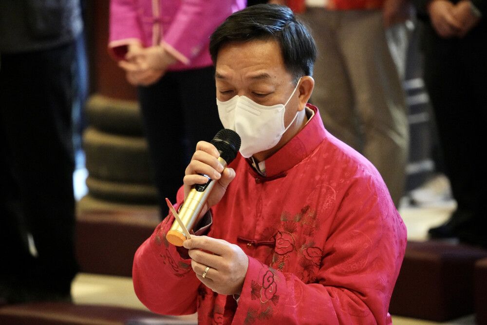 Rural leader draws 'neutral' fortune stick for HK, urges government to listen more inclusively