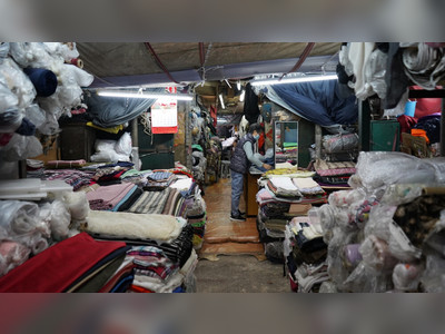 Final goodbye to decades-old fabric bazaar