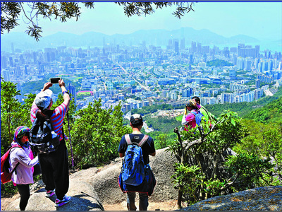'More fun in HK than Singapore'