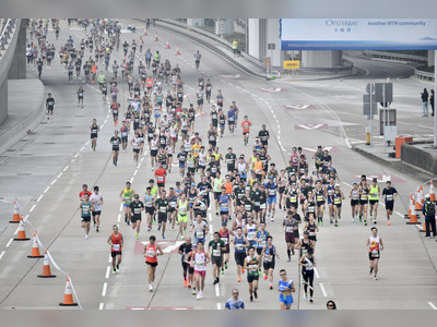 Youtuber jumps into HK Marathon race without registration