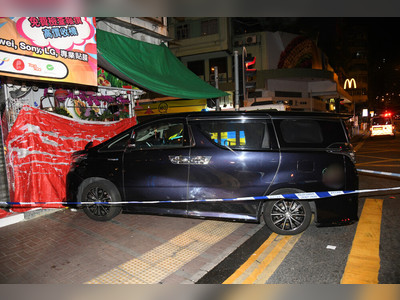 Hearse hits minivan in To Kwa Wan, three hospitalized