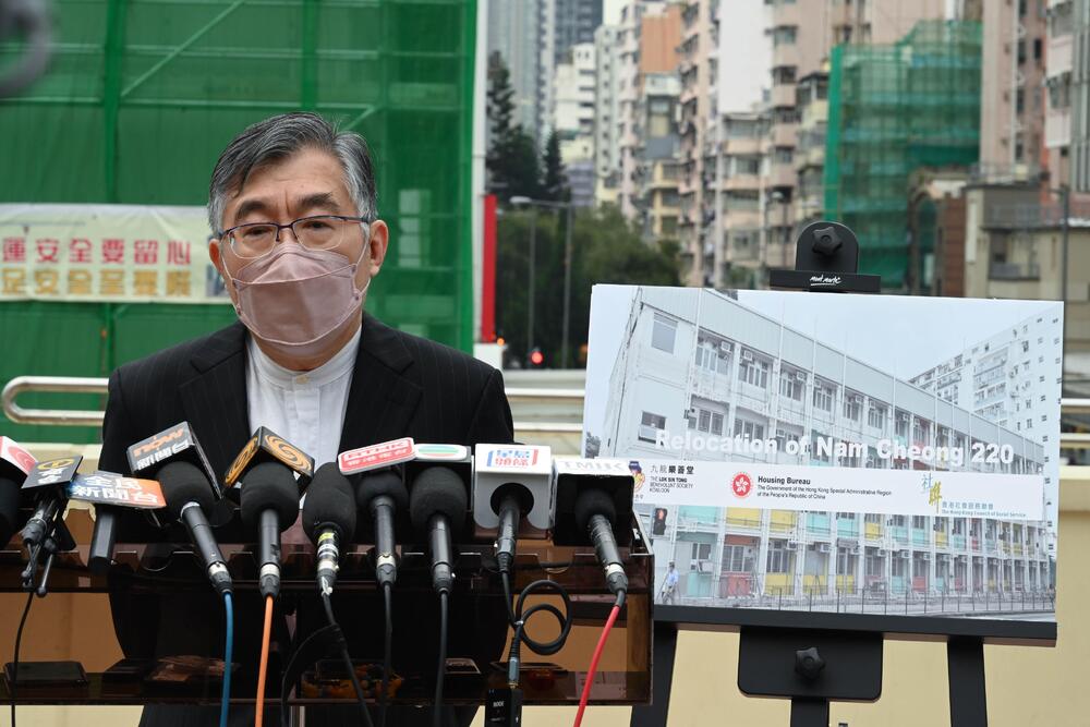 Relocation of transitional housing Nam Cheong 220 begins, parts to be reassembled in Tai Po