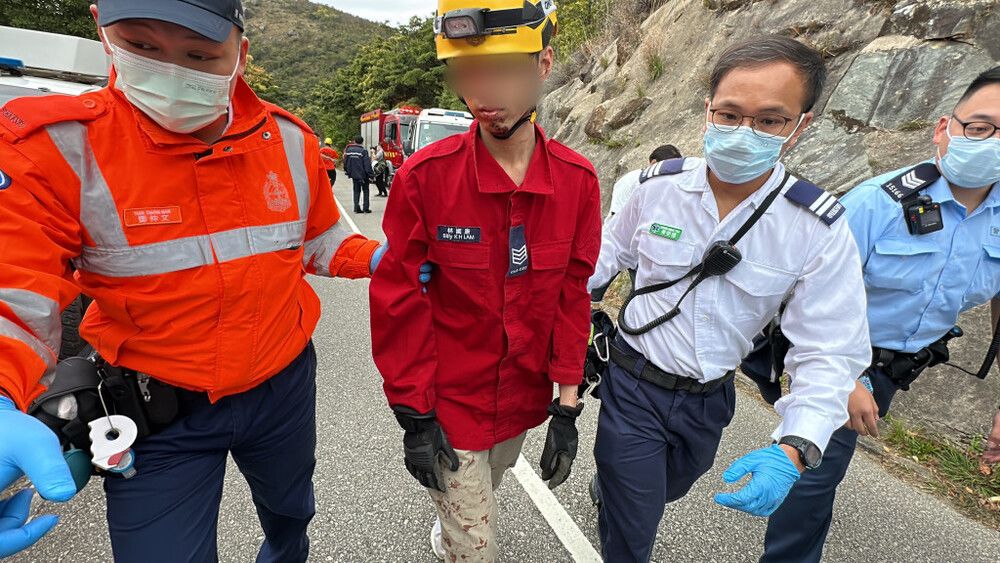 Heartbroken teen in underwear rescued from a cave at Tai Mo Shan