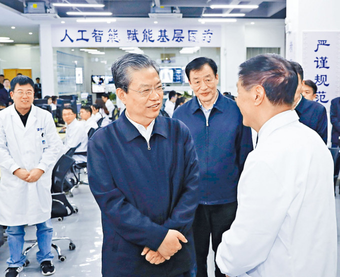 Hong Kong NPC deputies greeted by presidium chairman Zhao Leji