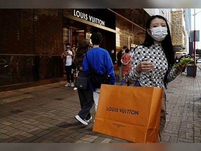 Hong Kong loses luster as retail units go vacant and big brands look to China