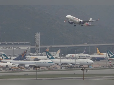 Airline websites swamped as HK ticket giveaway takes off