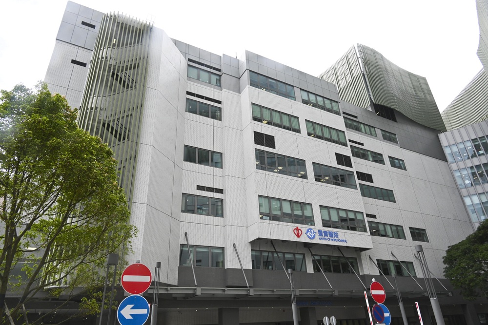 Four patients transferred after oxygen pipe broken by renovation worker by accident