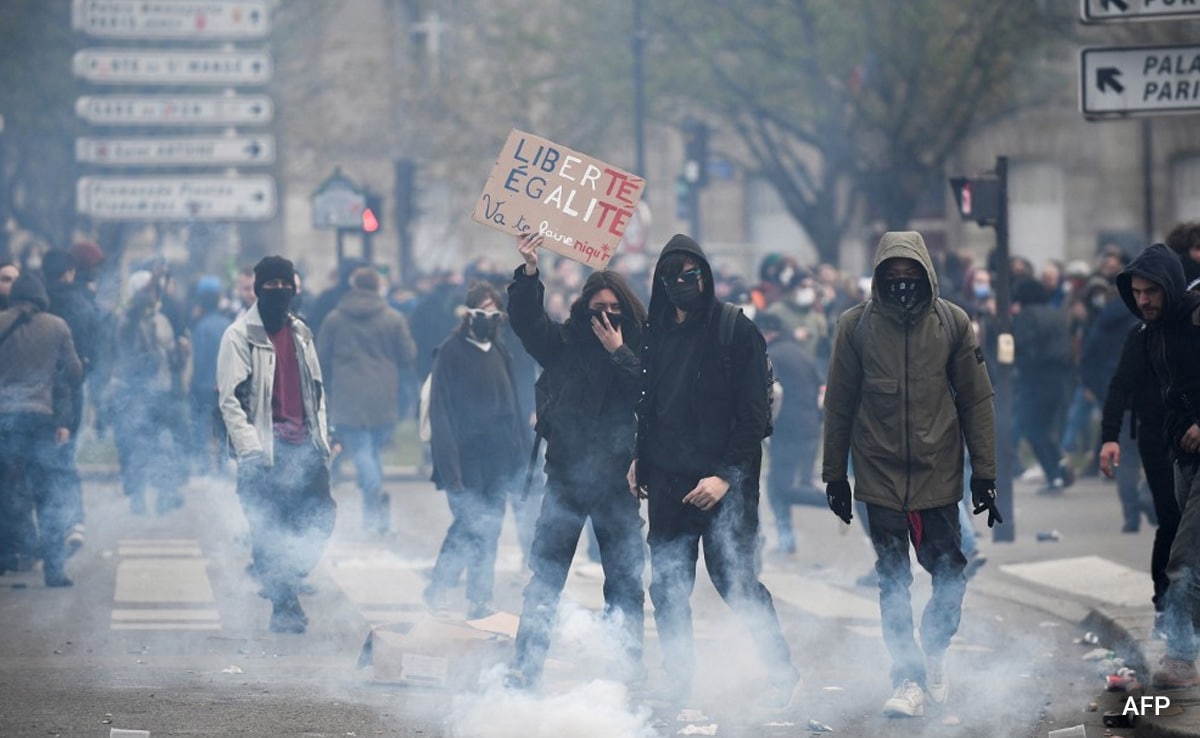 Over 740,000 Protest Against France's Pension Reforms, Clash With Police