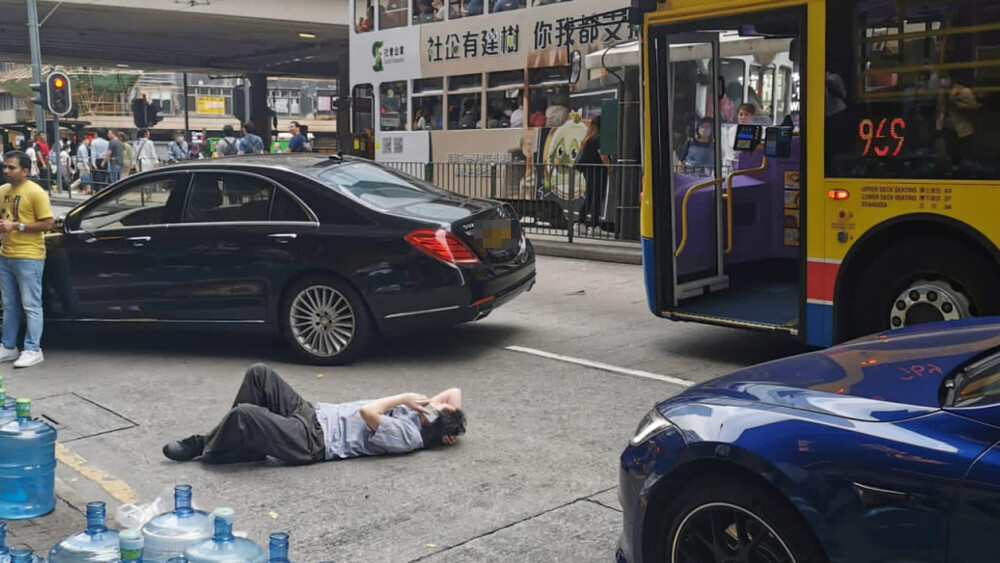 Impatient passenger pushes driver off bus over traffic jam in Wan Chai