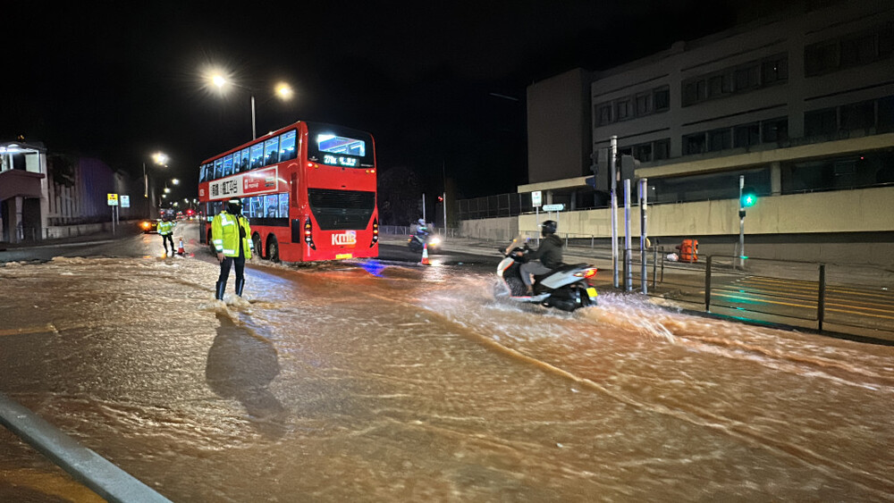 Fresh water supply to Kwai Chung resumes after 10 hours, 300,000 residents affected