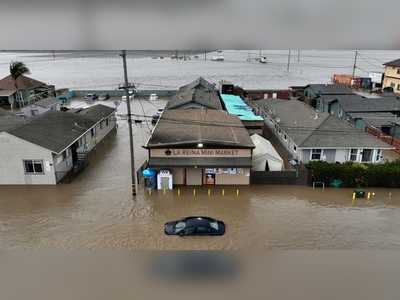 'River in the sky' forces thousands to evacuate as floods hit California, leaving 2 dead