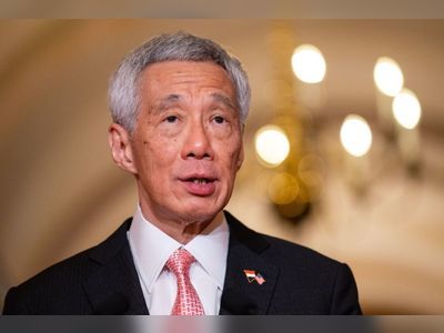 Singapore’s Prime Minister says China and US need to stabilize relations because world can't afford a confict between the two superpowers