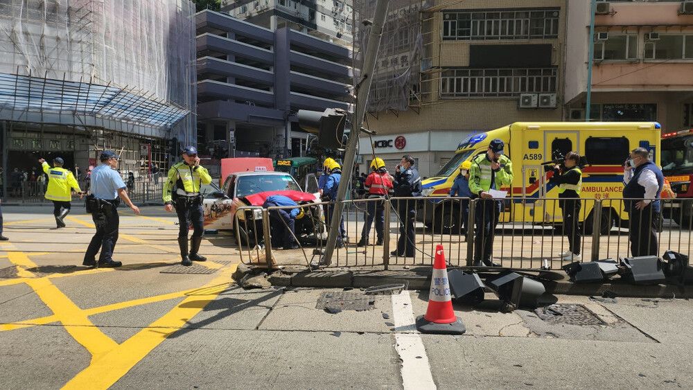Taxi lost control and hit pedestrians in Fortress Hill, 5 injured