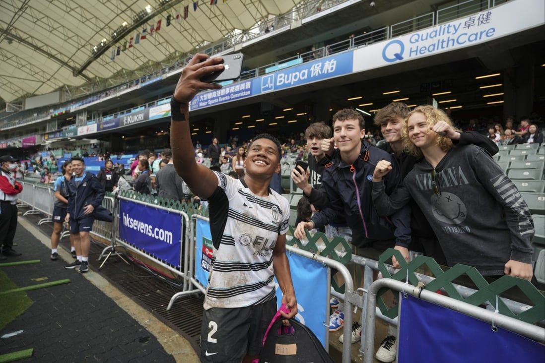 Early bird fans rejoice at mask-free Hong Kong Sevens despite slow start to event