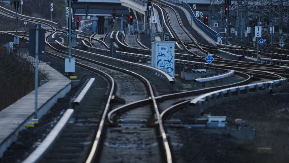 One dead and 30 injured in train derailment in the Netherlands