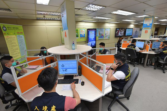 Help for HKers overseas is one message away