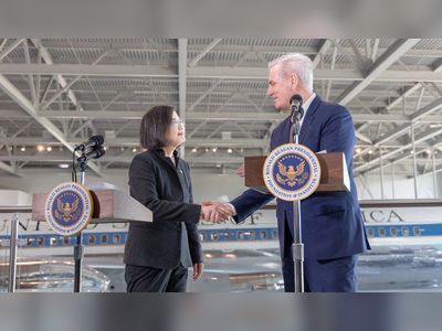 China deploys warships near Taiwan after Tsai-McCarthy meeting