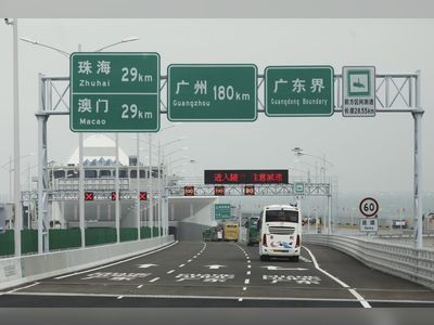 2 roadblocks facing plan to let more Hong Kong drivers cross mega bridge: experts